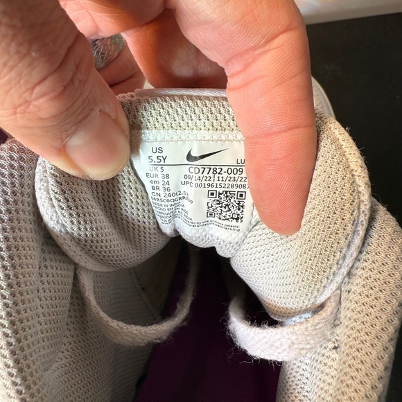 Nike Court Borough Mid 2 Sneakers Shoes Youth Size 5.5Y CD7782-009 White Purple - Picture 6 of 9